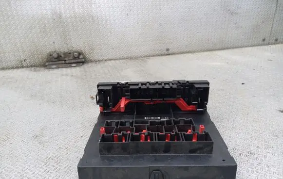 Volkswagen Golf V Comfort/convenience module 1K0937049K