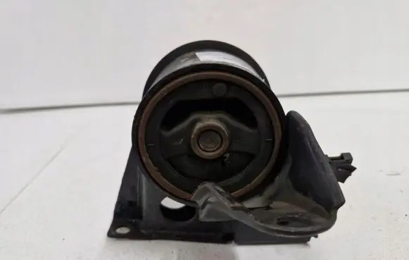Nissan X-Trail T30 Engine mount vacuum valve 