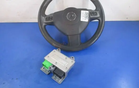 Opel Zafira B Steering wheel 1311340AC