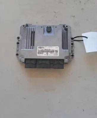Ford Focus Engine control unit/module 8M5112A650LC 0281011701