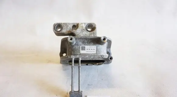 Volkswagen Golf VII Engine mount vacuum valve 5QO199262DE
