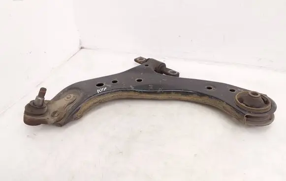 Toyota Camry VIII XV70 Front lower control arm/wishbone