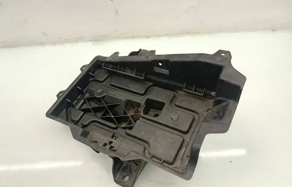 Chrysler Pacifica Battery tray 68226079A
