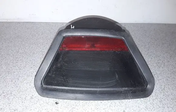 BMW 7 E38 Third/center stoplight 8352788