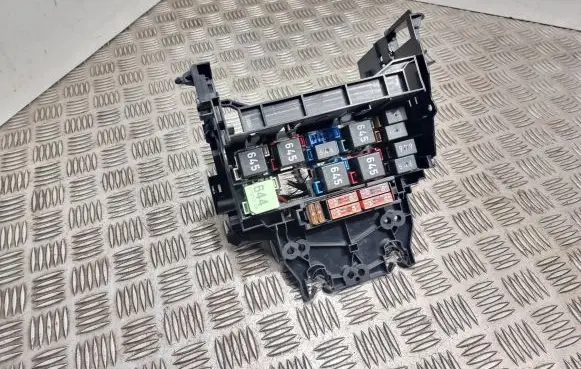 Audi A1 Fuse module 8X0971845A