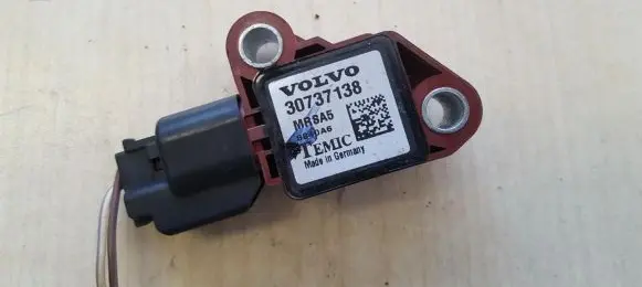 Volvo V50 Airbag deployment crash/impact sensor 30737138 8840a6