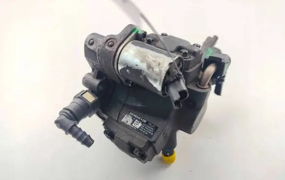 Ford Mondeo MK IV Fuel injection high pressure pump 9649950980
