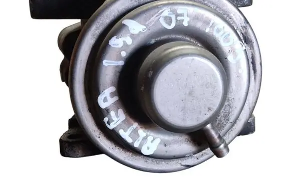 Seat Altea XL EGR valve 038129637D 038131501AN