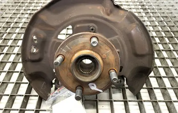 Toyota Yaris Front wheel hub spindle knuckle 