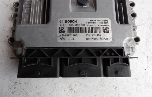 Renault Twingo III Engine control unit/module 237105748R 0261S15019 237107788R