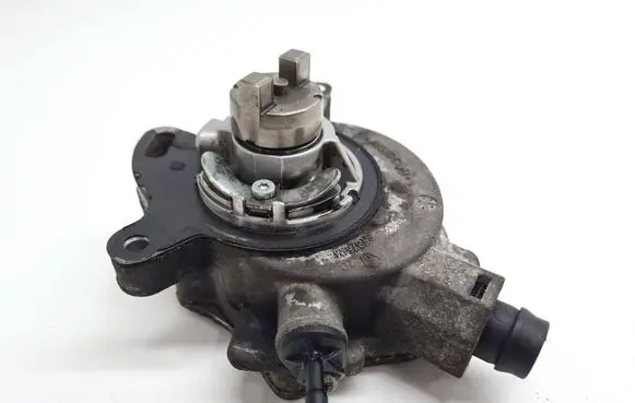 Ford C-MAX II Vacuum pump CM5G2A451GA
