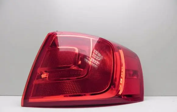 Volkswagen Jetta IV Rear/tail lights 5C6945096D A284