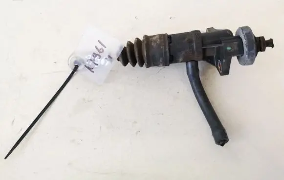 Audi A4 S4 B5 8D Clutch master cylinder 8e1721401