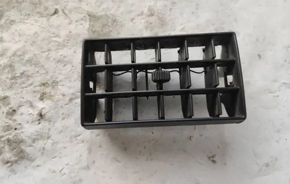Volkswagen Transporter - Caravelle T4 Dash center air vent grill 191819719B 191819707E