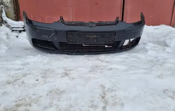 Volkswagen Golf V Front bumper 