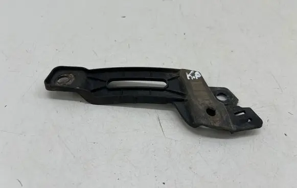 Land Rover Discovery 5 Fender mounting bracket CPLA16291AC