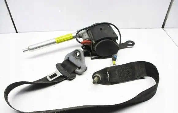 Nissan Serena Front seatbelt
