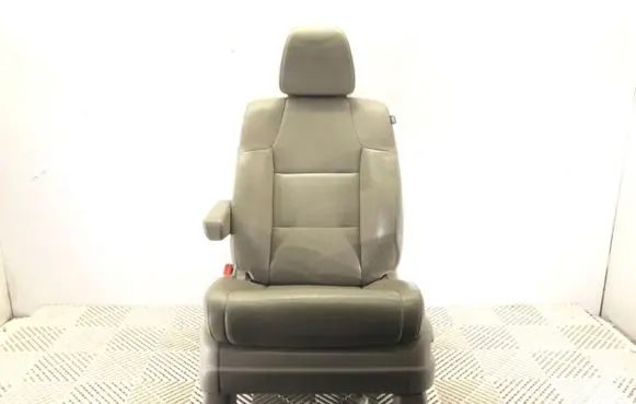 Honda Odyssey Front driver seat 