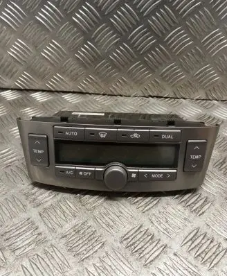 Toyota Avensis T250 Climate control unit 5590005270 MB1465704433