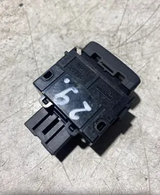 Nissan Qashqai ESP (stability program) switch 