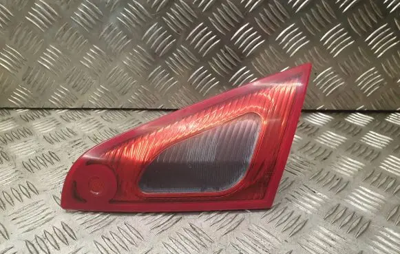 Mitsubishi Colt Tailgate rear/tail lights