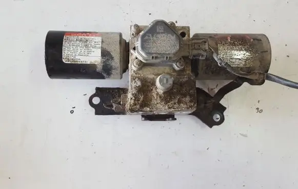 Toyota Land Cruiser (J150) Oil filter mounting bracket 