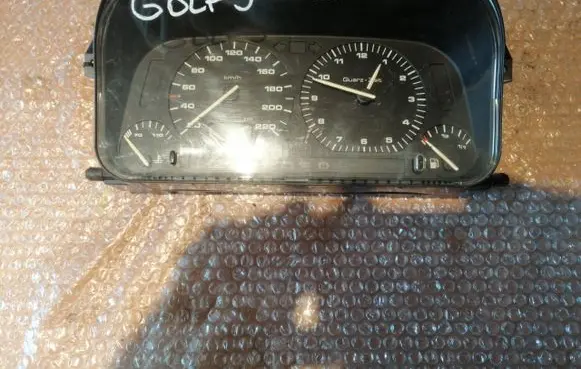 Volkswagen Golf III Speedometer (instrument cluster) 5392324730