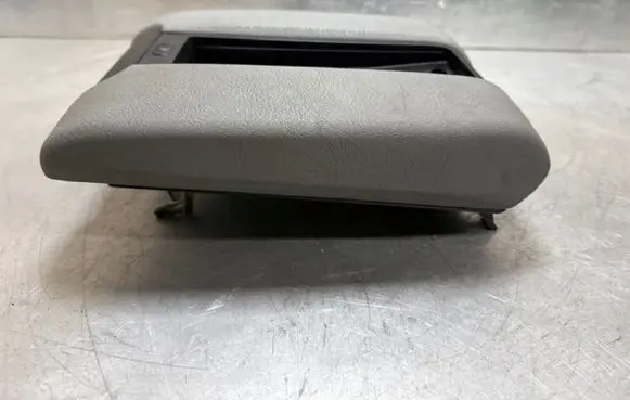 BMW 5 E39 Armrest 804033