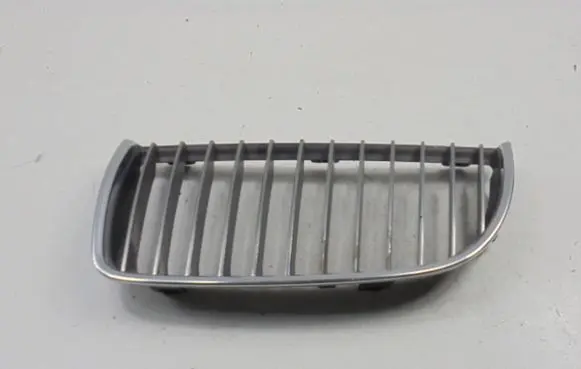 BMW X3 E83 Front grill 7120009