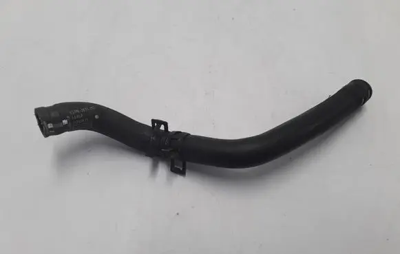 Volvo XC60 Engine coolant pipe/hose