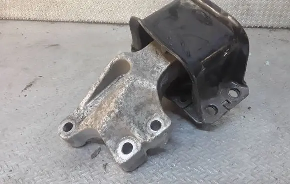 Citroen C4 Grand Picasso Engine mount bracket 