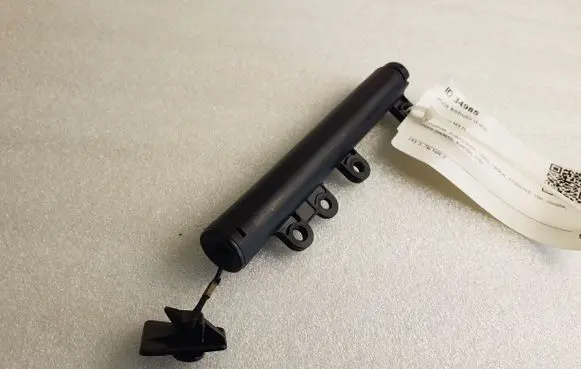 Hummer H3 Glovebox shock absorber 