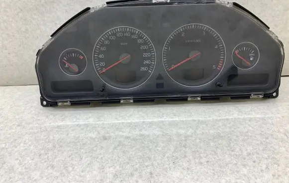 Volvo V70 Speedometer (instrument cluster) 30746102 8602885 69594700T