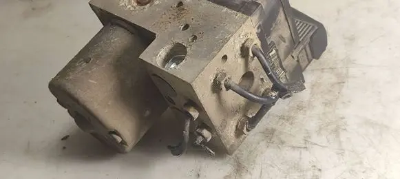 Peugeot 607 ABS Pump 9632833580