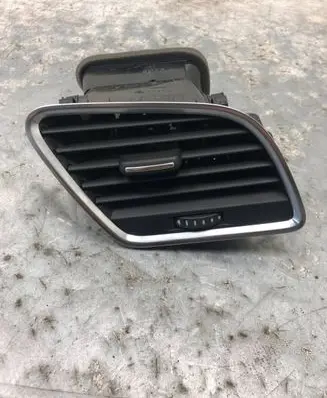 Audi Q3 8U Dashboard side air vent grill/cover trim 8U1820902C