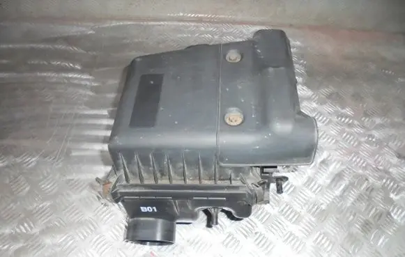 KIA Carens II Air filter box 281101B000
