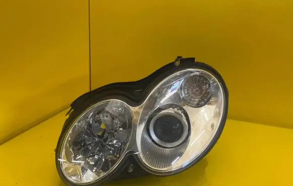 Mercedes-Benz C W203 Headlight/headlamp A2038205961