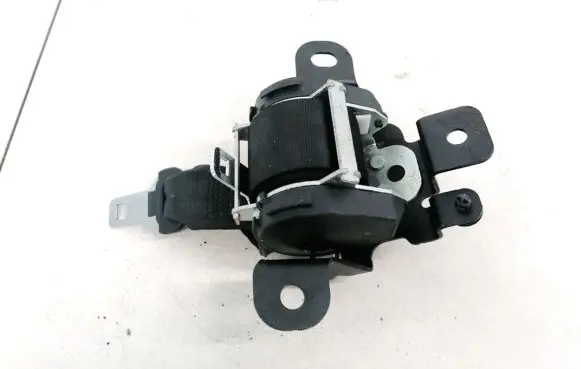 Nissan Qashqai Middle seatbelt (rear) 