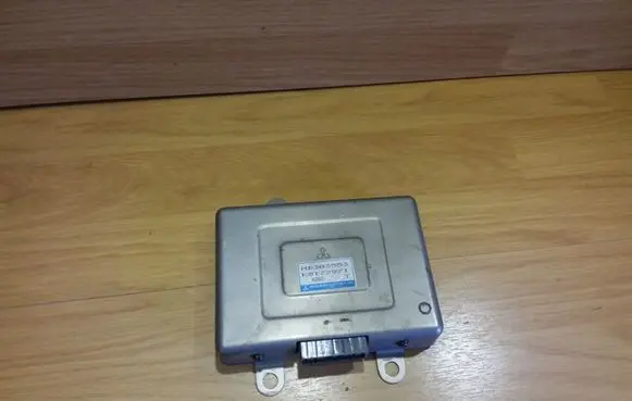 Mitsubishi Space Runner Engine control unit/module MD303553