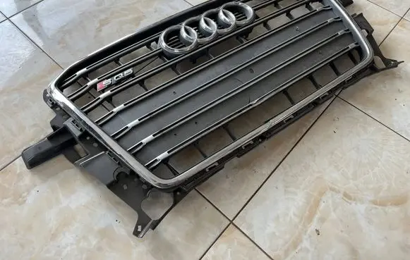 Audi Q5 SQ5 8R Front bumper upper radiator grill 8R0853651AD