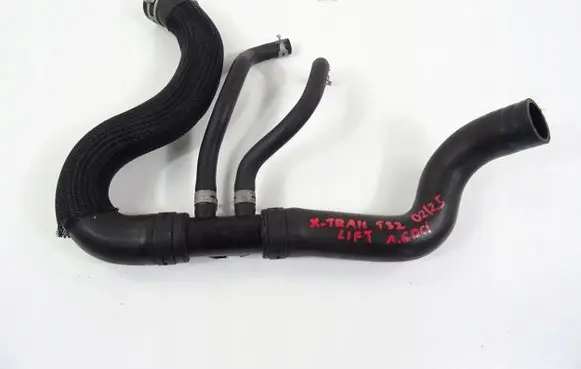 Nissan X-Trail T32 Engine coolant pipe/hose