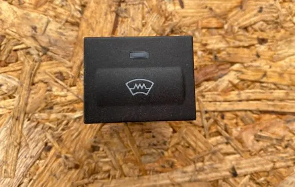 Ford Focus Windscreen/window heater switch 3M5T18K574AD 11102006