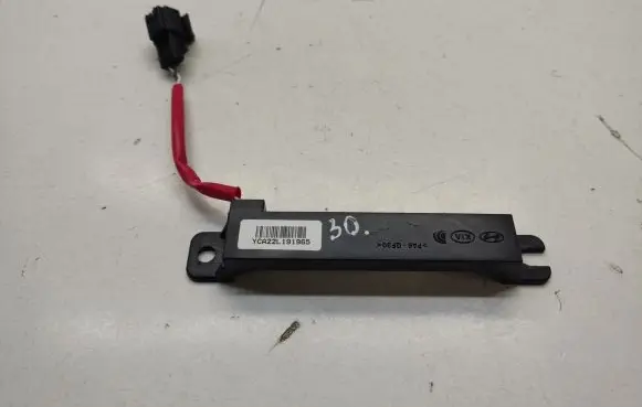 KIA Stonic Aerial antenna amplifier YCA22L191965