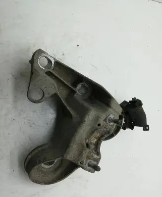 Volkswagen PASSAT B5 Engine mounting bracket 4B0199352B