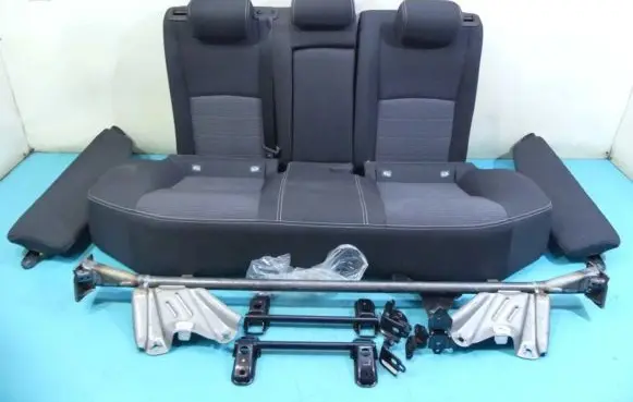 Toyota Avensis T270 Second row seats IMPRK1286245