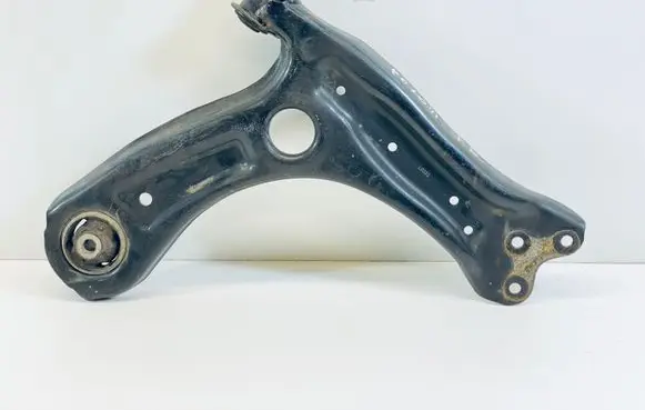 Volkswagen Polo V 6R Front lower control arm/wishbone 6R0407152F
