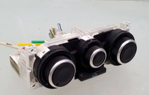 Skoda Octavia Mk1 (1U) Climate control unit 1u0819045