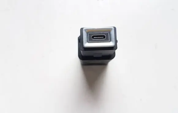 Peugeot 2008 II USB socket connector 98313506VV