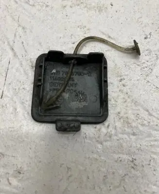 BMW 5 E60 E61 Front tow hook cap/cover 7033700