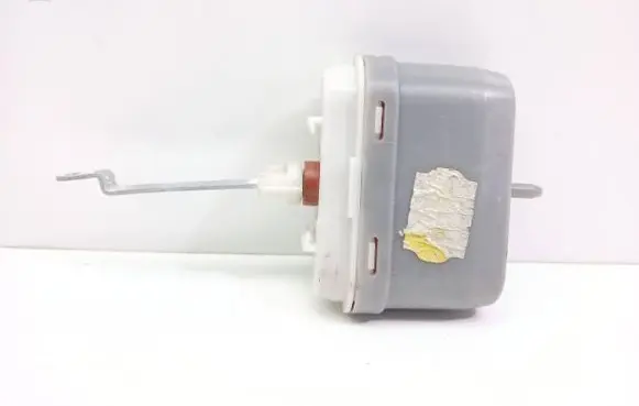 Opel Omega B1 Central locking vacuum pump 9070441482